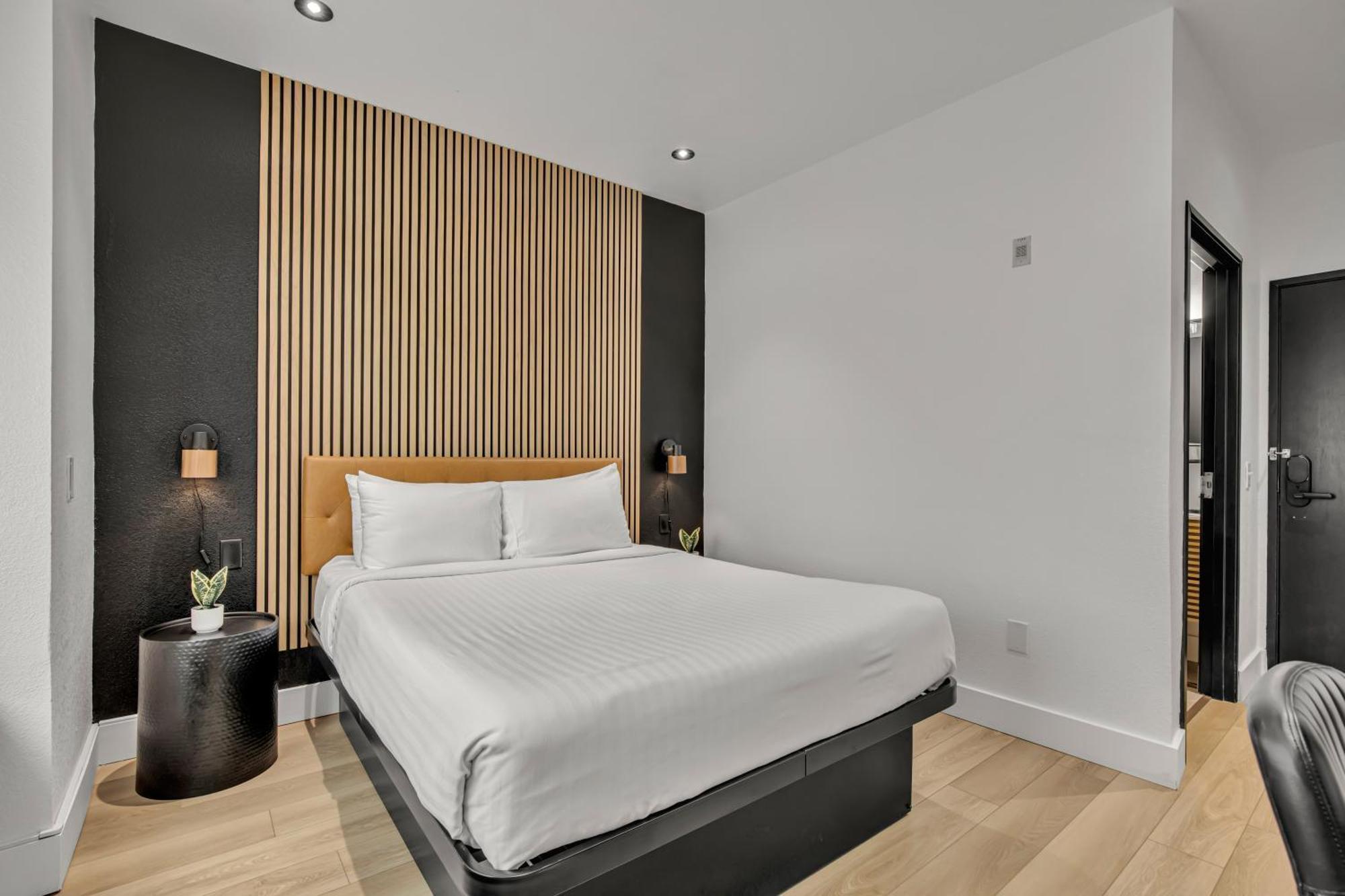 The Block Hotel Bentonville Bagian luar foto